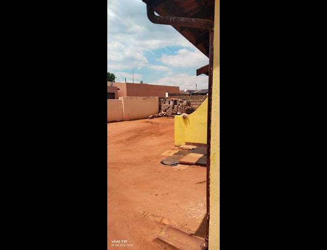 2 BEDROOM HOUSE FOR SALE IN TEMBISA EXT 7